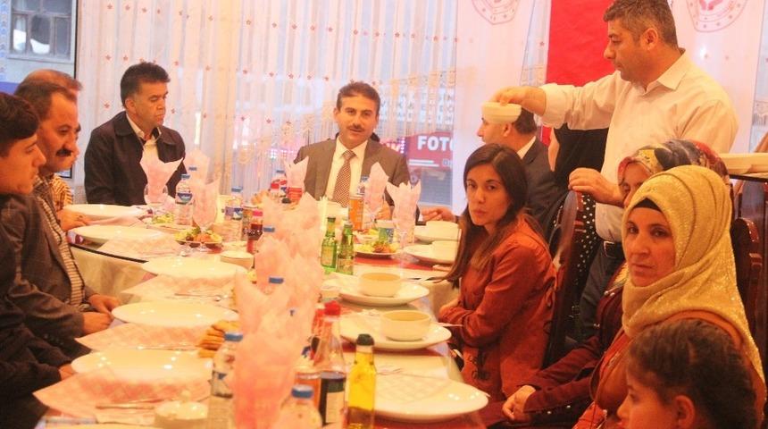 Hakkari&rsquo;de koruyucu ailelere iftar yemeği