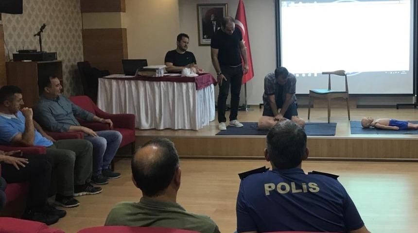 Polislere ilkyardım eğitimi verildi
