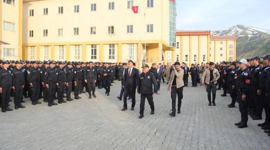 Vali &Ccedil;ağatay, polis adaylarıyla iftar yaptı