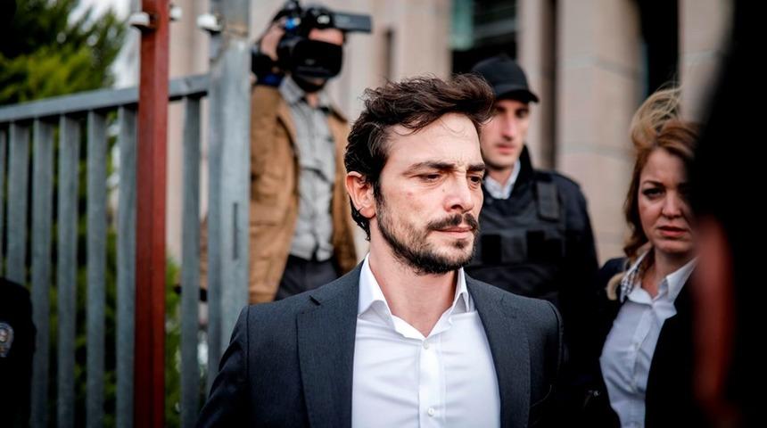 Ahmet Kural kaslarıyla şov yaptı!