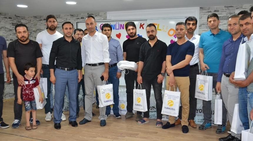 Kurtalan’da velilere Kur’an-ı Kerim seti hediye edildi