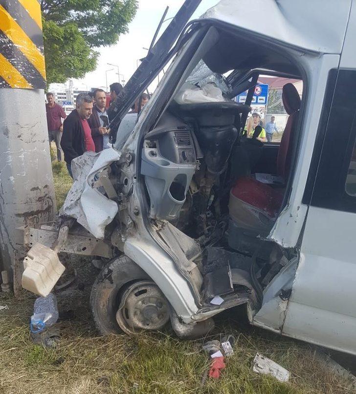 Van’da trafik kazası; 2’si ağır 5 yaralı G4