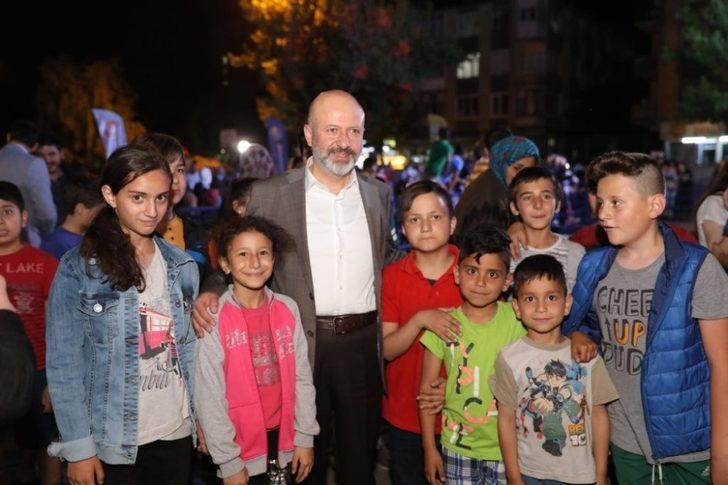 Başkan Çolakbayrakdar, Ramazan Coşkusunu Vatandaşlarla Birlikte Yaşıyor G2