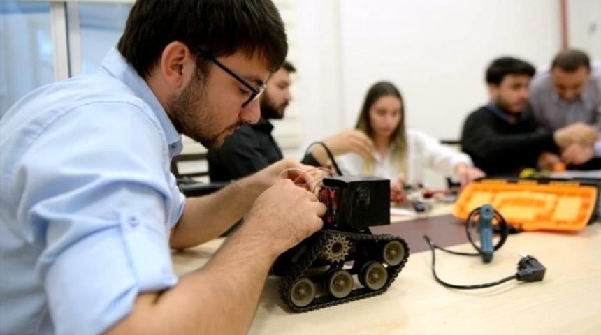 &Ouml;ğrencilerin hayalet fener tasarladı