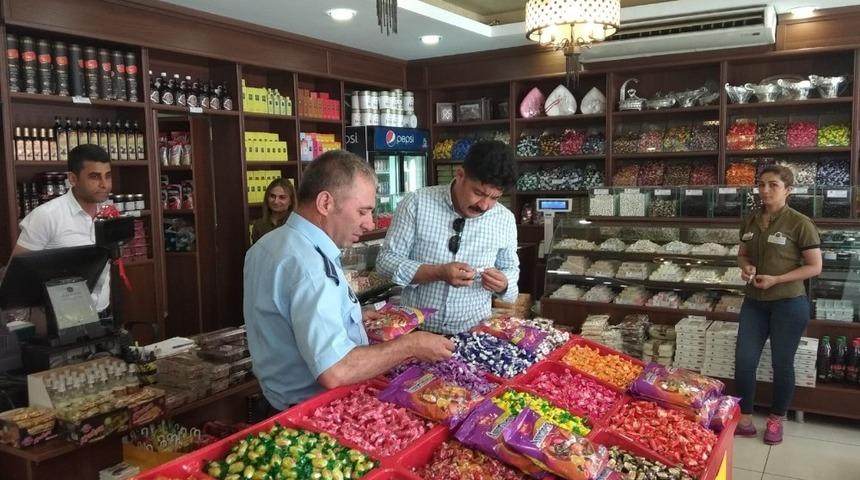 Tarsus&rsquo;ta bayram &ouml;ncesi şeker ve tatlı denetimi