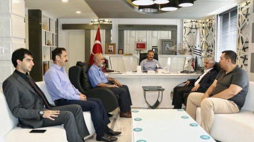 Yeni D&uuml;nya Vakfı y&ouml;netimi Başkan Kılın&ccedil; ile bir araya geldi