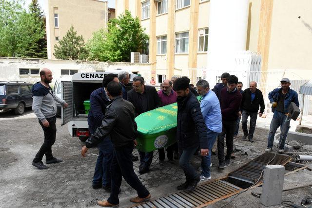 Ayaklarını çapa makinesine kaptıran emekli, yaşamını yitirdi