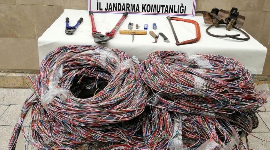 Kablo &ccedil;alan 6 kişi tutuklanarak cezaevine g&ouml;nderildi