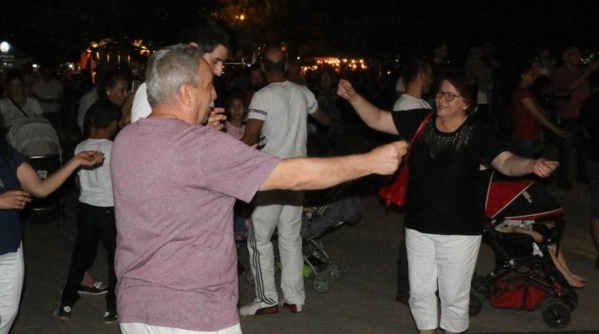 B&uuml;y&uuml;kşehir Belediyesi&rsquo;nin Şarampol Caddesi&rsquo;ndeki Ramazan etkinlikleri