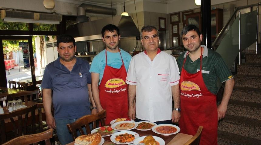 K&ouml;yden gelip se&ccedil;tikleri meslekle gen&ccedil;lere umut oldular
