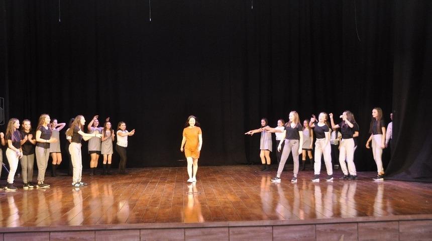 GKV &Ouml;zel Ortaokulu &ldquo;Dance Show 2019&rdquo; sahneledi