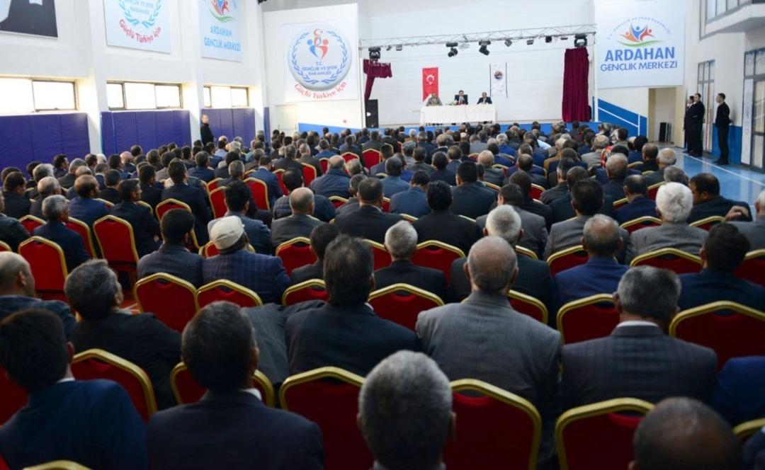 Vali Mustafa Masatlı, K&ouml;y ve Mahalle muhtarları ile toplantı yaptı