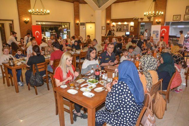 Karacabey’de şehit ve gazi aileleri iftarda buluştu