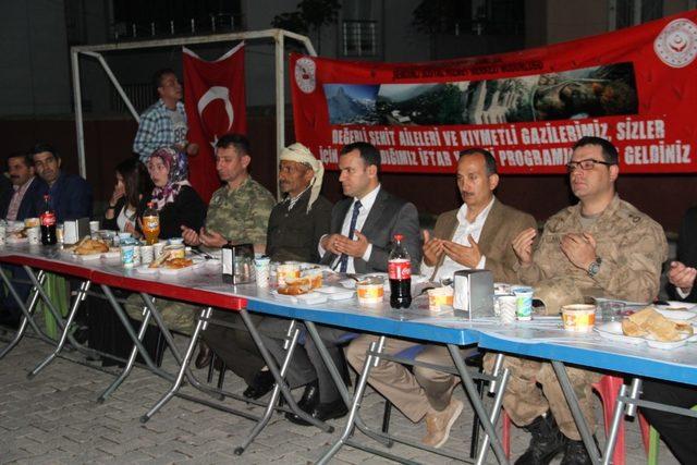 Şemdinli’deki şehit ve gazi aileleri iftarda buluştu