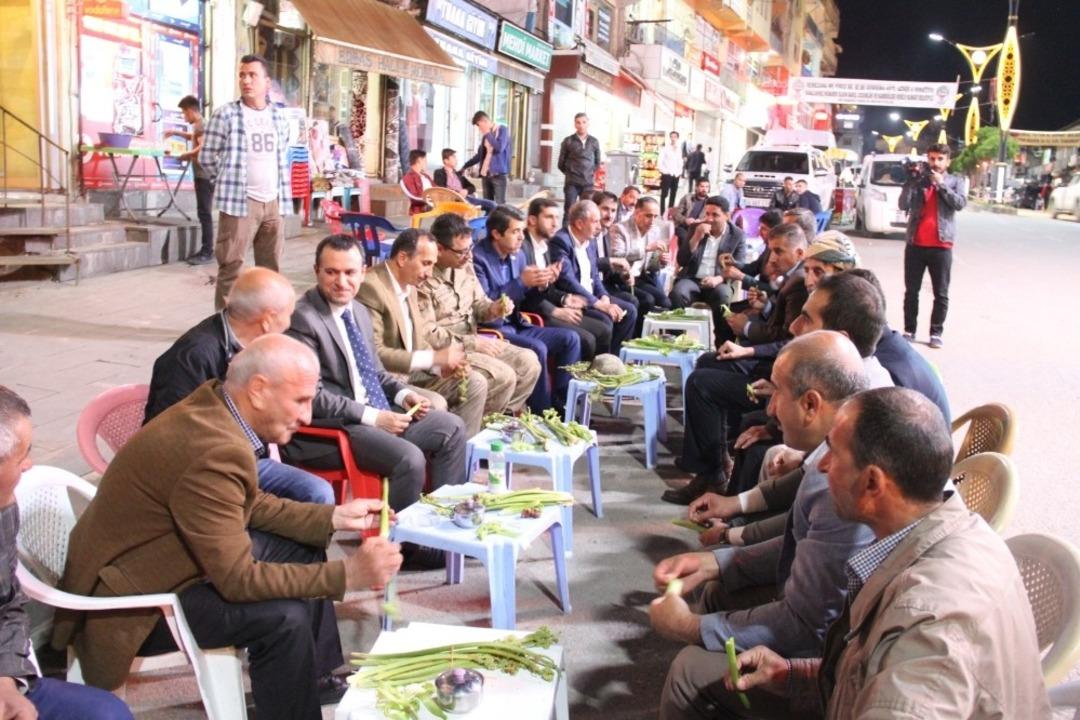Kaymakam T&uuml;rkman&rsquo;dan esnaf ve vatandaş ziyareti