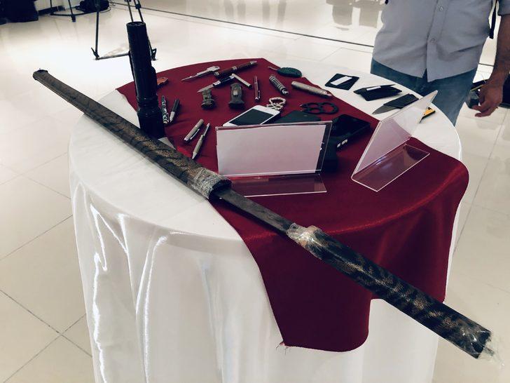 Cephaneden farksız! Polisler bile şaşkına döndü G1