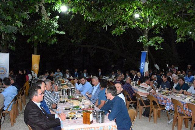 AESOB Batı ilçelerine yönelik iftar verdi