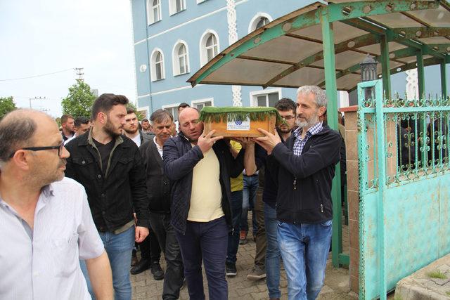 Balkondan düşen minik Mert Muzaffer, toprağa verildi