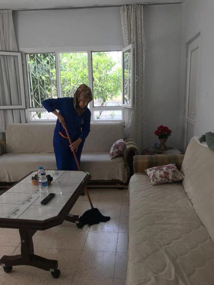 Ceyhan’da yaşlıların evlerinde bayram temizliği yapılıyor G4