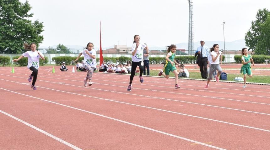 K&uuml;&ccedil;&uuml;k atletlerin b&uuml;y&uuml;k m&uuml;cadelesi