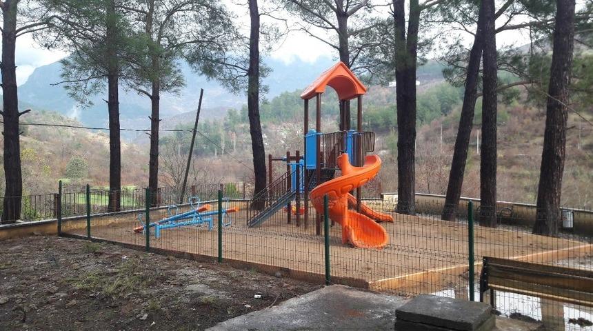 Alanya Belediyesi’nden 68 mahalleye, 78 park