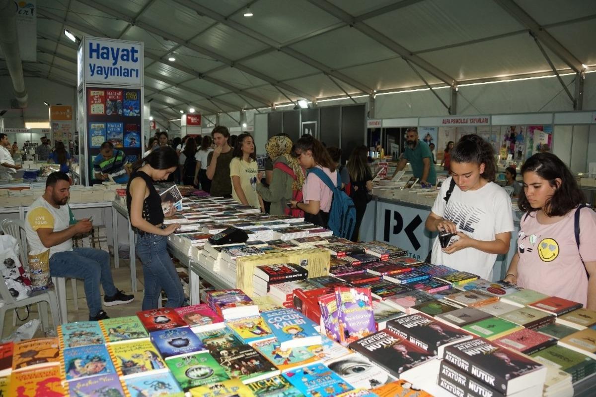 Aydın&rsquo;da 2. Kitap Fuarı a&ccedil;ıldı