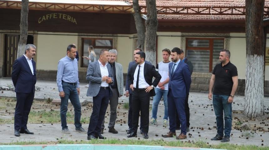 Belediye Başkanı Arı, Gülbahçede incelemelerde bulundu