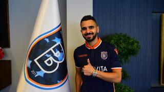 Başakşehir Aziz Behich'i transfer ettiğini resmen açıkladı