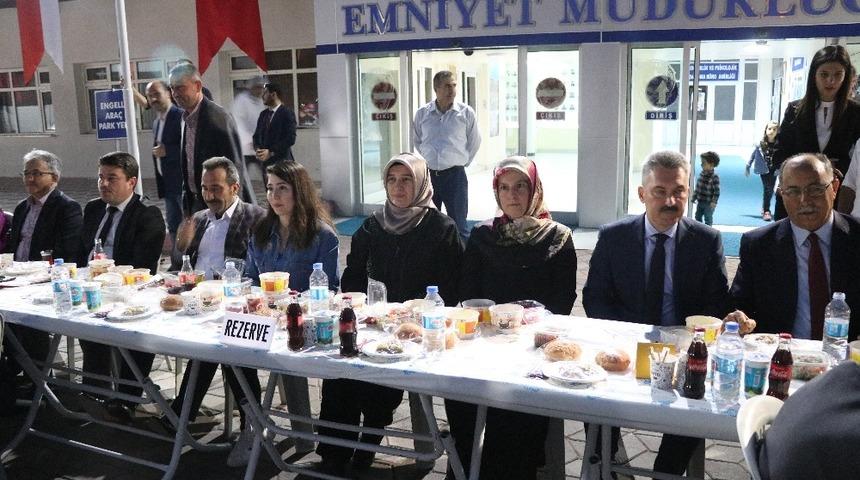 Aksaray emniyetinden iftar programı