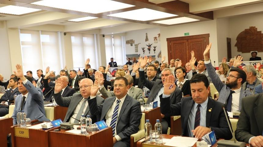 B&uuml;y&uuml;kşehir ticari plaka &uuml;cretlerini kaldırdı