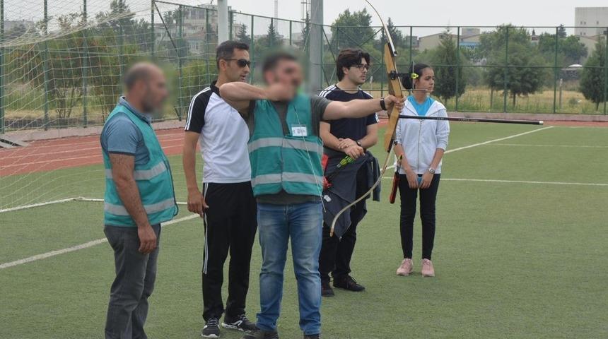 Ceyhan&rsquo;da y&uuml;k&uuml;ml&uuml;lere y&ouml;nelik ok&ccedil;uluk turnuvası