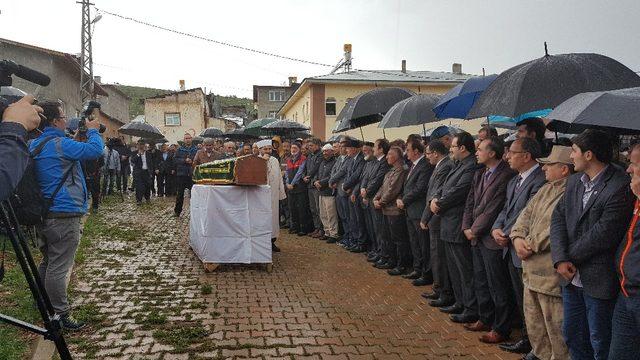 Nişancı son yolculuğuna uğurlandı