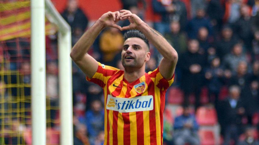 Deniz Türüç: A Milli Takım'a seçildiğim için gururluyum