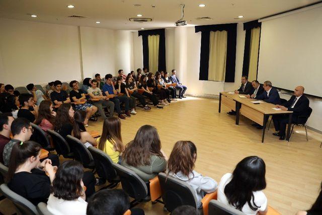 Adil Sani Konukoğlu’ndan SANKO öğrencilerine uyarı