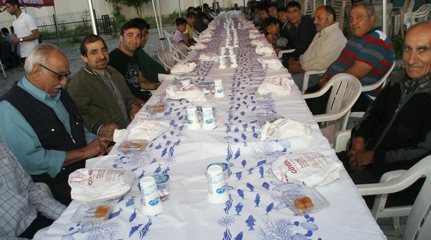 T&uuml;rkiye Diyanet Vakfı Devrek Şubesinden iftar programı