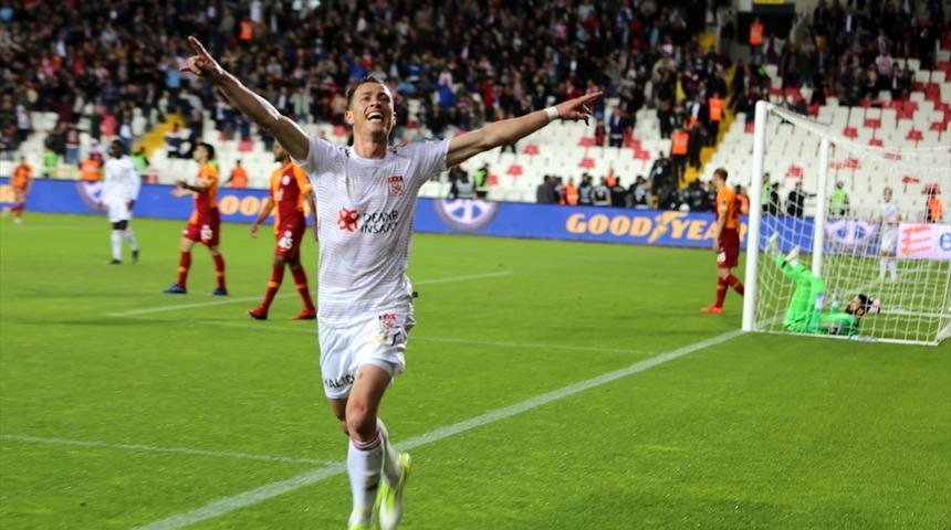 Şampiyon sezonu kötü bitirdi!