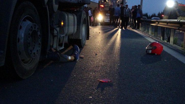 TEM'de yola gübre döküldü, 6 araç çarpıştı: 1 ölü, 2 yaralı G2