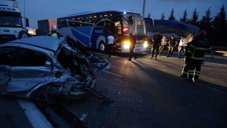 TEM'de yola gübre döküldü, 6 araç çarpıştı: 1 ölü, 2 yaralı G4