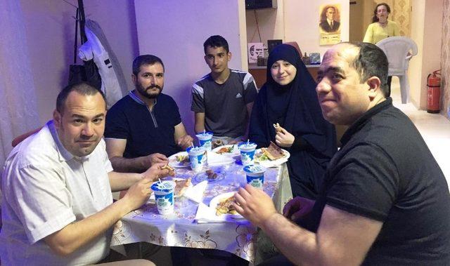 Aydın İHH görme engellilere iftar verdi