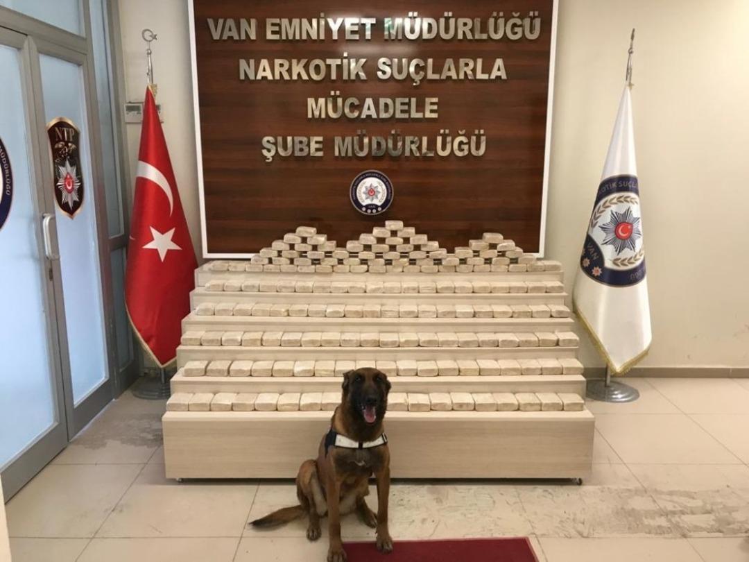 Yorganların i&ccedil;erisinde 81 kilo eroin ele ge&ccedil;irildi