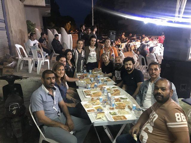 Romanlar birlikte iftar yaptı