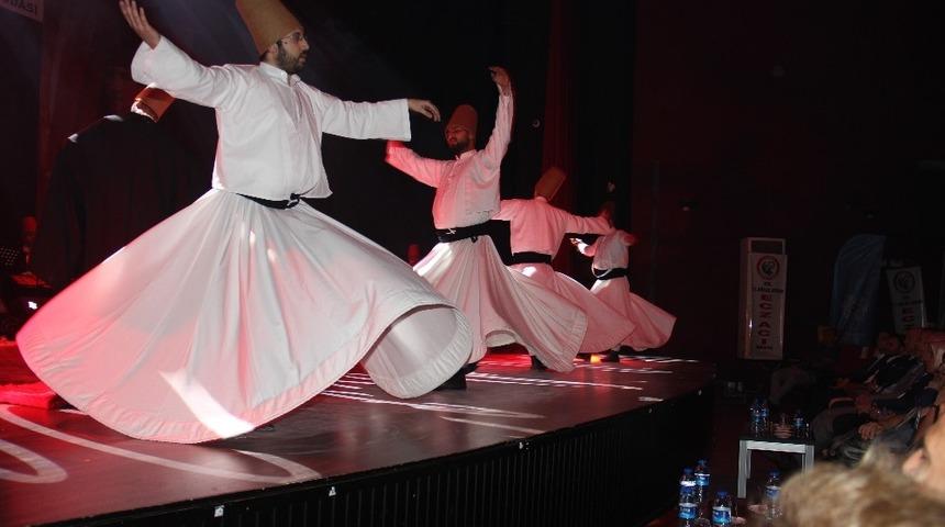 &ldquo;Aşk Olsun&rdquo; sema g&ouml;sterisi eczacılardan tam not aldı