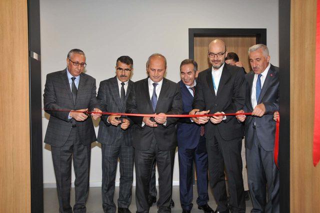 Ulaştırma Bakanı Turhan: Halkalı-İstanbul Havalimanı raylı sistem altyapısını kuruyoruz 2