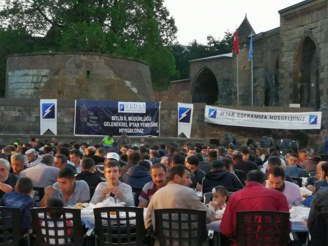 VEDAŞ, vatandaşlarla iftarda buluştu