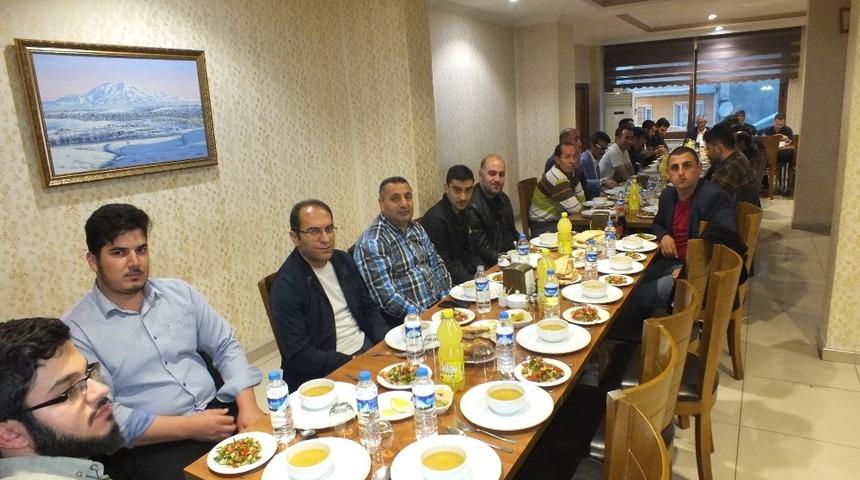 Malazgirt m&uuml;ft&uuml;l&uuml;ğ&uuml;nden iftar yemeği