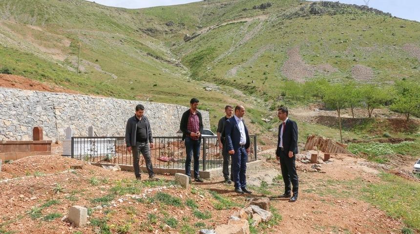 Bitlis Belediye Başkanı Tanğlay, &ccedil;alışmaları inceledi