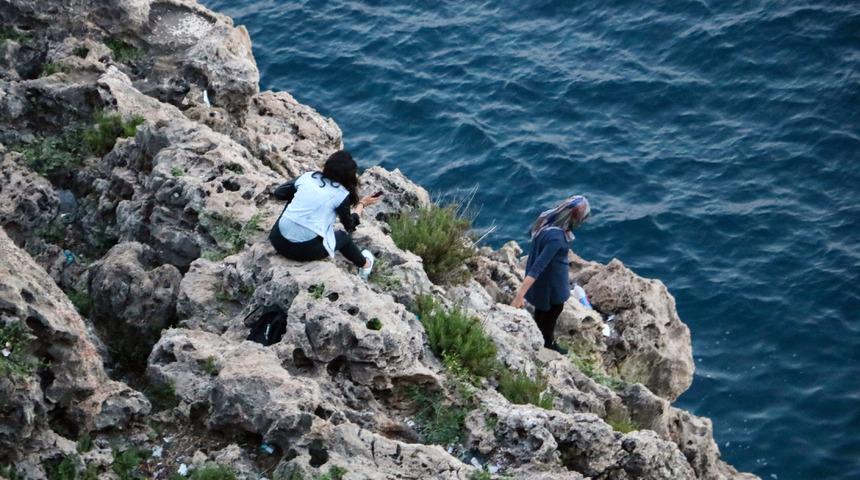 Antalya'da korkulu anlar! Arkadaşının 'yapma' sesini duyup telefona sarıldılar