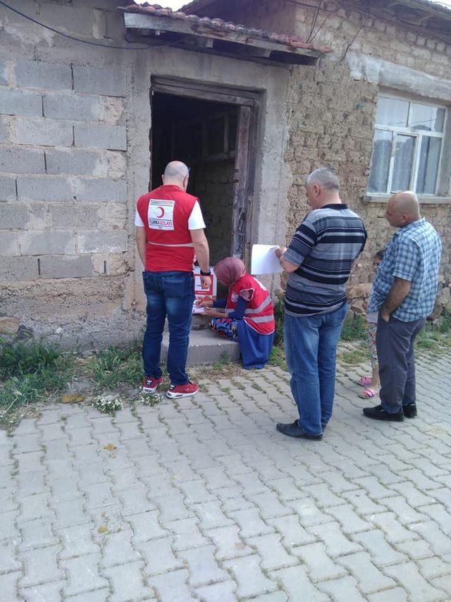 Kızılay ihtiyaç sahiplerinin yüzünü güldürüyor