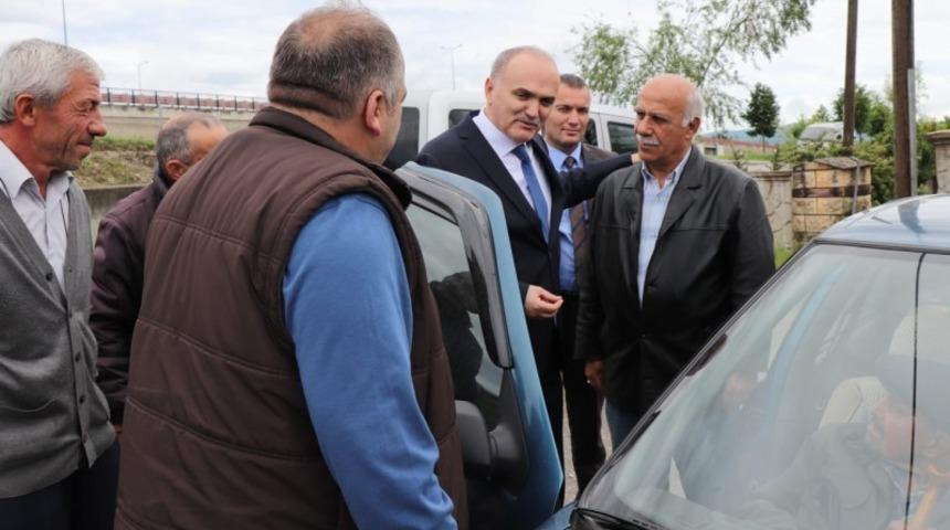 Başkan &Ouml;zl&uuml; her fırsatta vatandaşı dinliyor