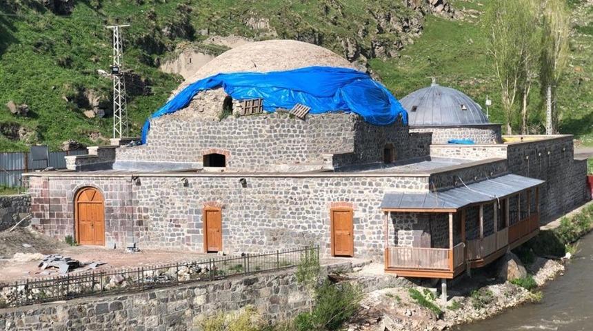 Kars&rsquo;ta tarihi hamamların restorasyon &ccedil;alışmaları durdu